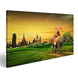 Nos tableaux sur toile de qualité supérieure sont fabriqués à partir de toile blanche pure avec une véritable structure en toile. La plaque de support est fabriquée en panneaux de fibres de bois massif issus de forêts durables. Le tissu en toile que nous imprimons est tendu sur les panneaux de bois avant la livraison. Cela signifie que vous n'avez pas besoin de votre cadre ou d'un autre dispositif de verrouillage.
