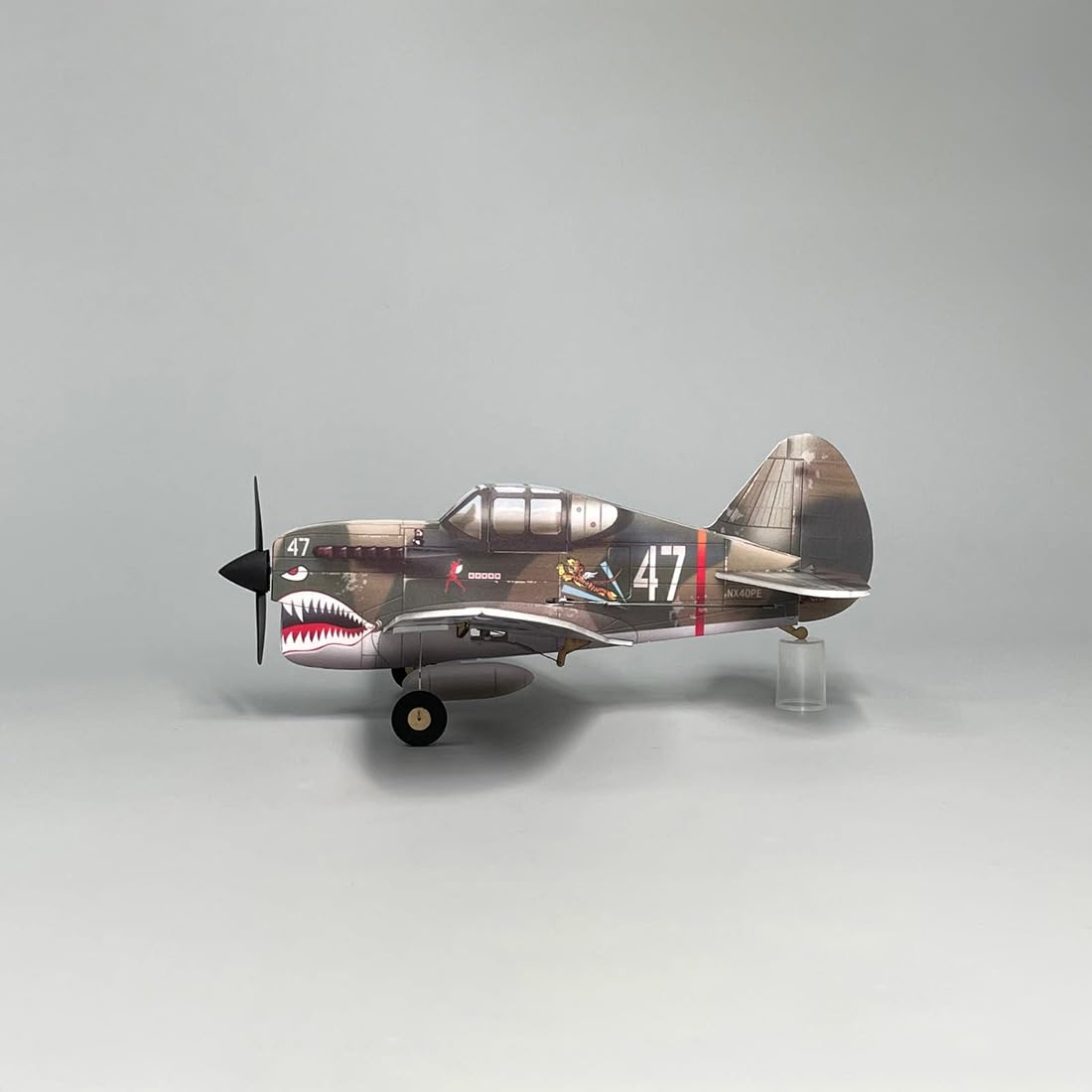 MinimumRC P-40 RC-Flugzeug, gyrostabilisiertes Micro-4CH-Kampfflugzeug Flying Tigers, Scale-Modell für Hobbyflieger (Gas Links / 2 Batterie)