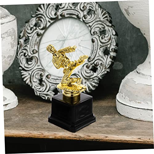 Sosoport 4Pcs Taekwondo Troféu Troféu De Plástico Mesa De Trabalho Decoração Troféu Para Crianças Mi