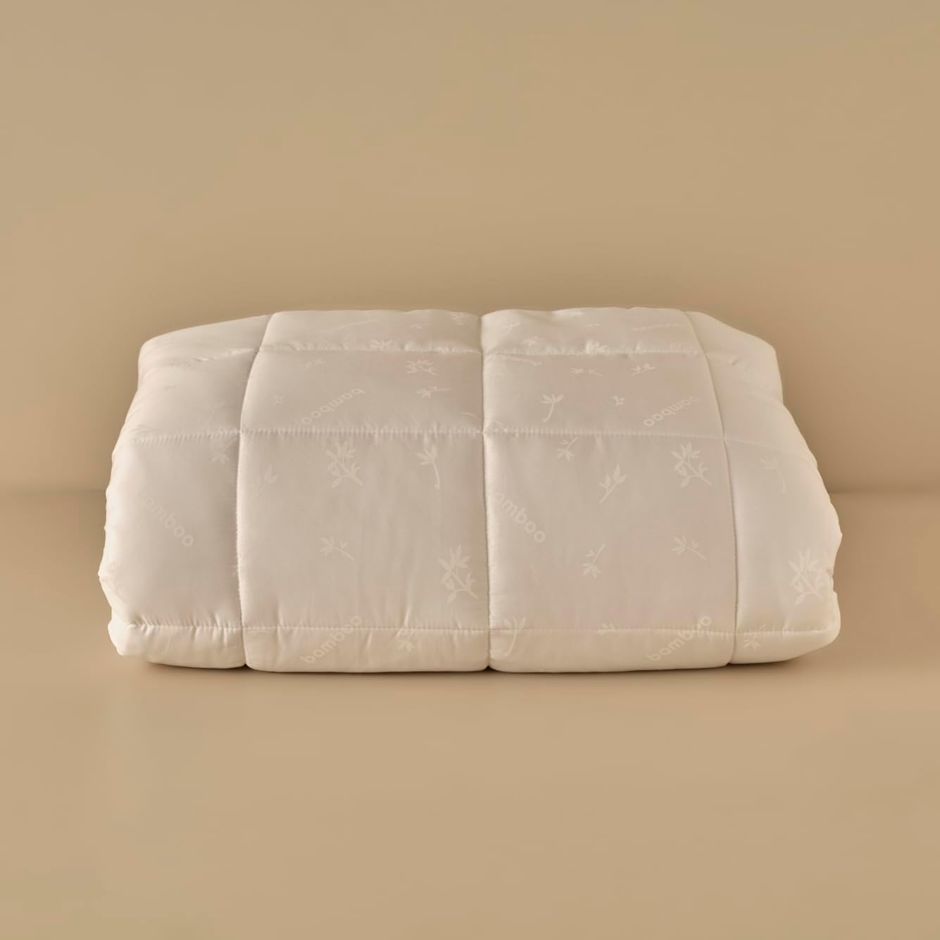 BELLA MAISON Premium Çiçek Desenli Dış Kumaş:%30 Bambu%70 Pamuk/İç Dolgu:%30 Bambu%70 Polyester Yorgan, Beyaz, Tek Kişilik (155x215 cm)