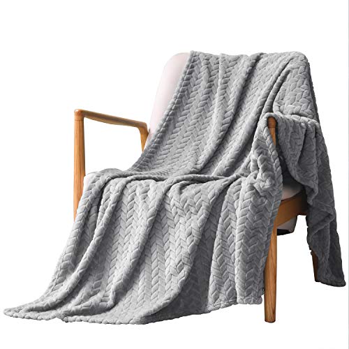 Exclusivo Mezcla Large Flannel Fleece Throw Blanket, Jacquard Weave Leaves Pattern (50