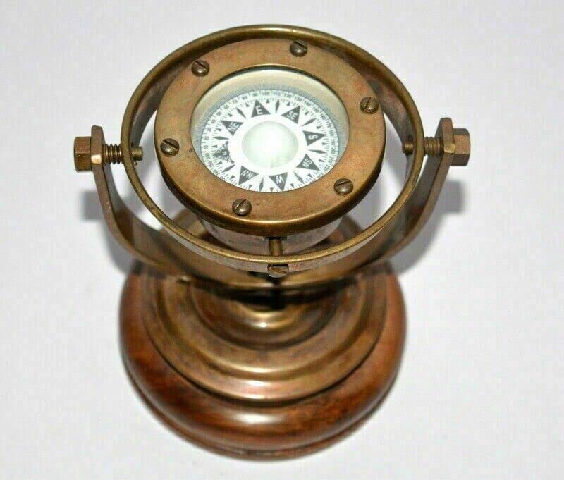Brújula náutica vintage de latón antiguo con cardán y binnacle para barco miniatura 1