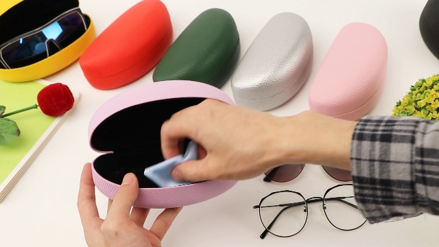 bvya Hard Shell Sunglasses Case with Cleaning Cloth, Leather  display picture 2