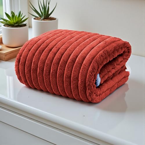 Image of MAXOSHINE Microfiber Towels for Bath-Stripes Bath Towel for Men and Women-Soft Coral Fleece Zero Twist Towel with Hook 400 GSM Quick Dry Super Absorbent-70 x 140 cm (1, Red)