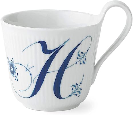 Amazon Co Jp 正規輸入品 ロイヤルコペンハーゲン ブルーフルーテッド プレイン ハイハンドル マグカップ 330ml H 結婚祝い プレゼント ホーム キッチン