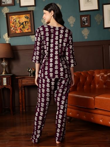 Image of Clovia Women's Rayon Printed Top & Pyjama Set