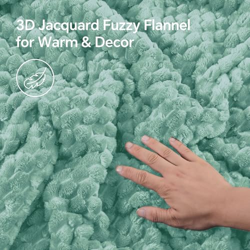 BEDELITE Fluffy King Size Comforter Set - Haze Blue Fleece Soft Comforter for King Size Bed, Luxury Warm Bedding Set for Winter, Fuzzy Bed Set 3 Pieces (1 Comforter, 2 Pillowcases)
