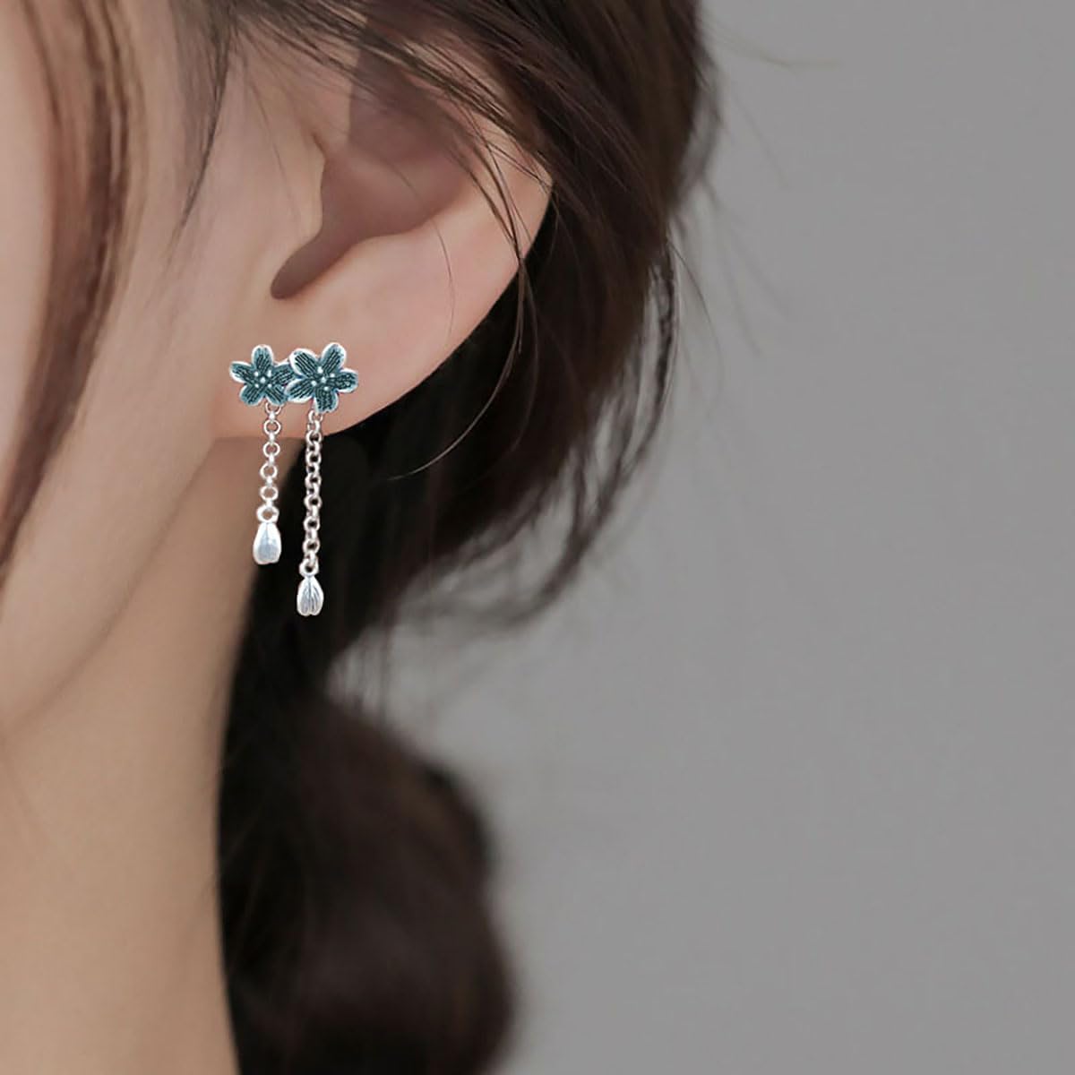 SLUYNZ Sterling Silver Flower Dangle Earrings Chain for Women Green Flower Dangle Earrings Studs