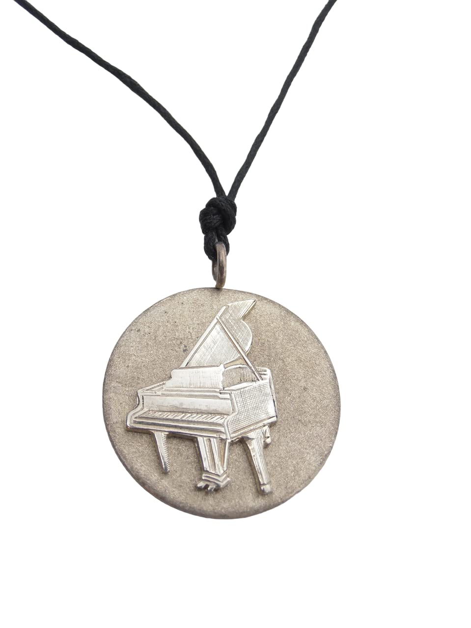 Pendentif piano en argent 925, un bijou de haute précision pour mélomane
