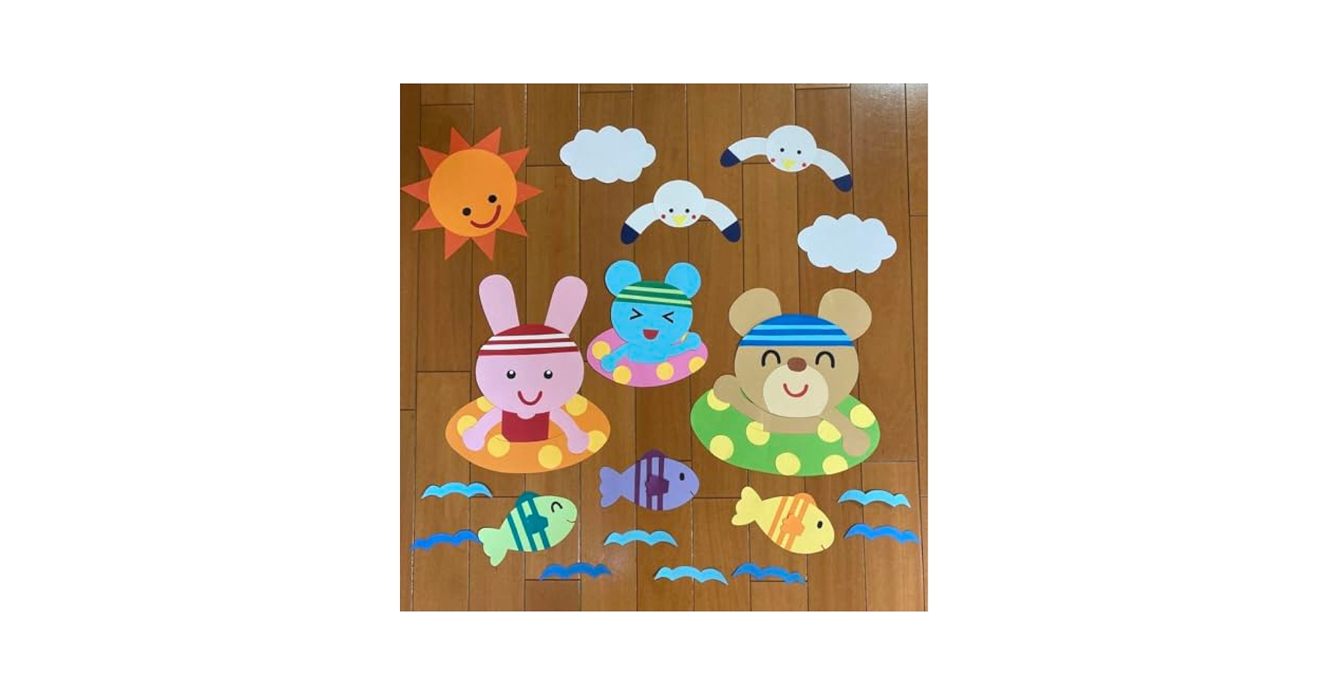 即購入可❣️遊漁 壁飾り⭐️ Amazon.co.jp: 壁面飾り うきわでぷかぷか 夏壁面 7月8月 海
