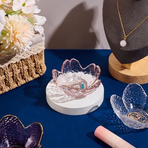 Petit plateau à bijoux en verre pour ne plus perdre vos boucles