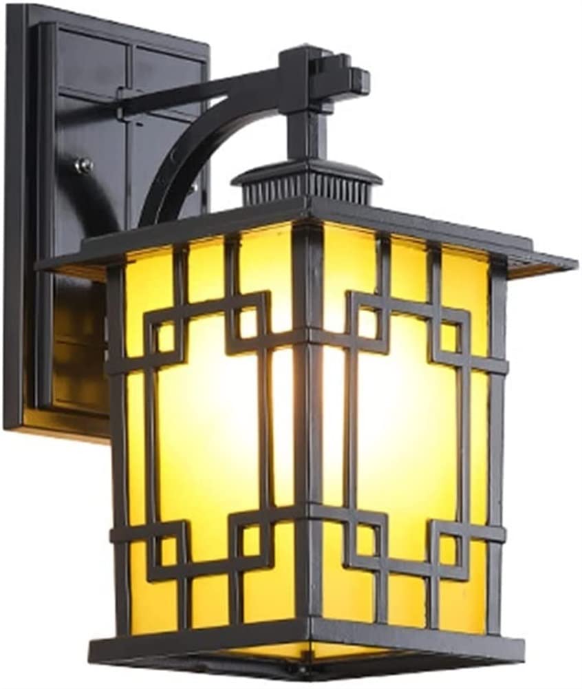 Lanterne extérieure étanche style antique pour illuminer et sécuriser l'entrée de votre maison