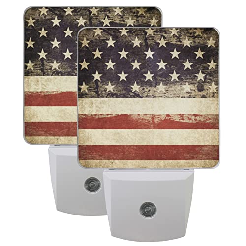 Grunge American Flag Night Light 4th of July Memorial Day Nightlights Plug-in LED Patriotic Nightlight Set of 2 Auto Dusk-to-Dawn Sensor Lamp for Bedroom Bathroom Kitchen Hallway Stairs