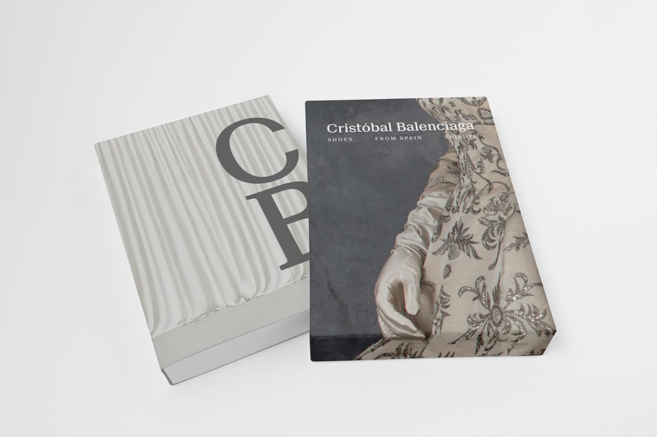 "Cristóbal Balenciaga | Shoes from Spain Tribute" - EL LIBRO