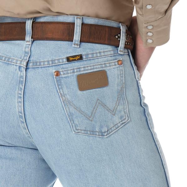 Image of Wrangler Men's Retro Slim Fit Straight Leg Jean