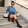 Botas altas para mujer estilo motociclista con hebillas | Botas largas de montar con punta cuadrada y tacón bajo grueso, casuales vintage con tachones, para club, tendencia moto, festival, primavera verano otoño 3