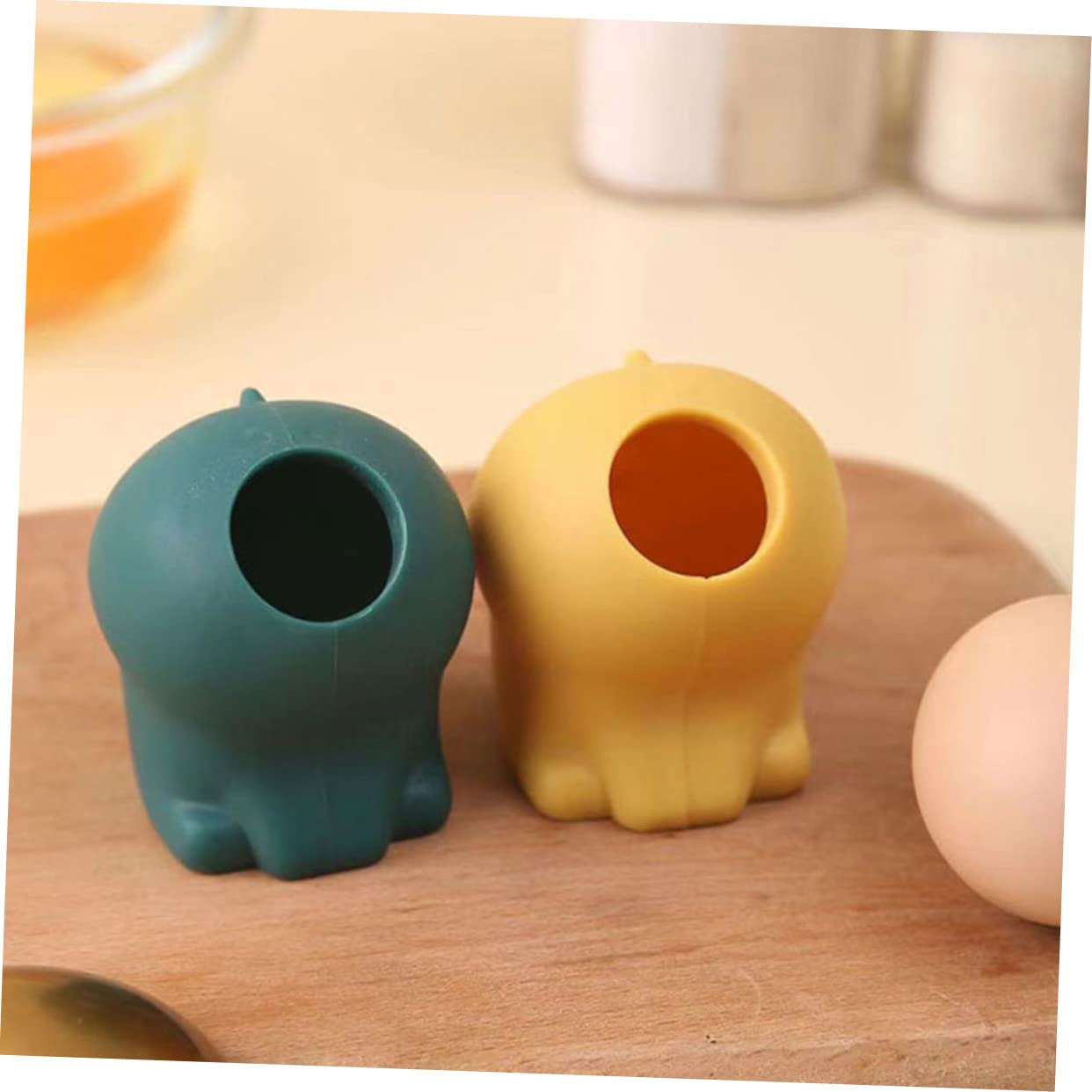 STOBAZA 2Pcs Silicone Egg Separator Tool Efficient Yolk and White Separator for Kitchen Egg White and Yolk Separator Gadgets Easy to Use Kitchen Baking Accessory