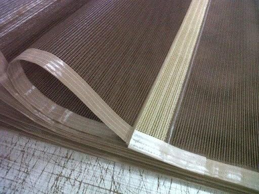 GüncelÇarşı Çift Taraflı Halı Kaydırmaz Bant, Kuvvetli Yapıştırma,%100 Kalite, 10 Metre (24 MM)