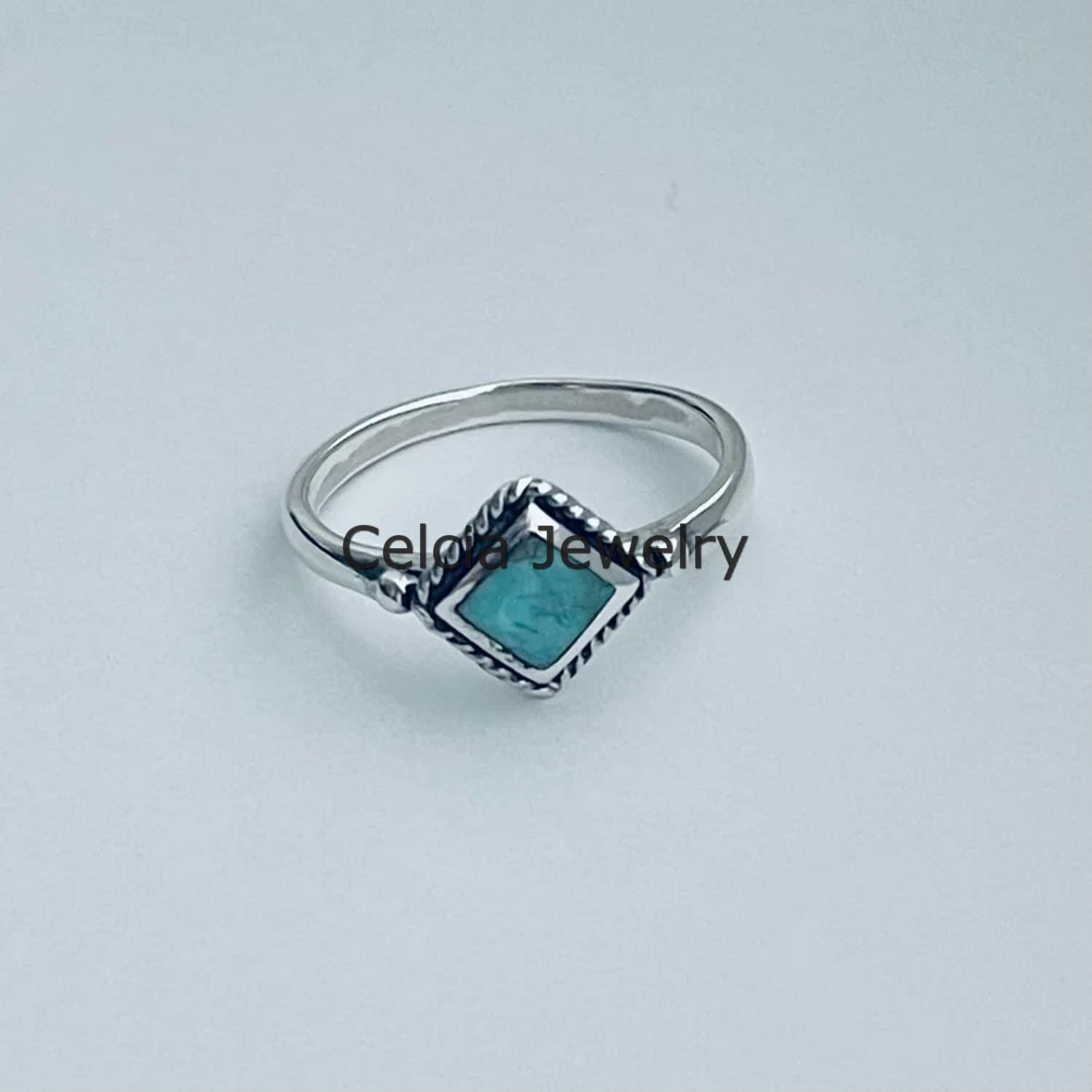 Anillo cuadrado de piedra preciosa azul turquesa natural, anillo solitario, anillo delicado, anillo bohemio bohemio, anillo minimalista, anillo del día de la madre