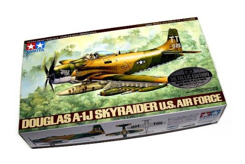 Maquette Douglas A-1J Skyraider Tamiya 1/48 pour diorama militaire USA