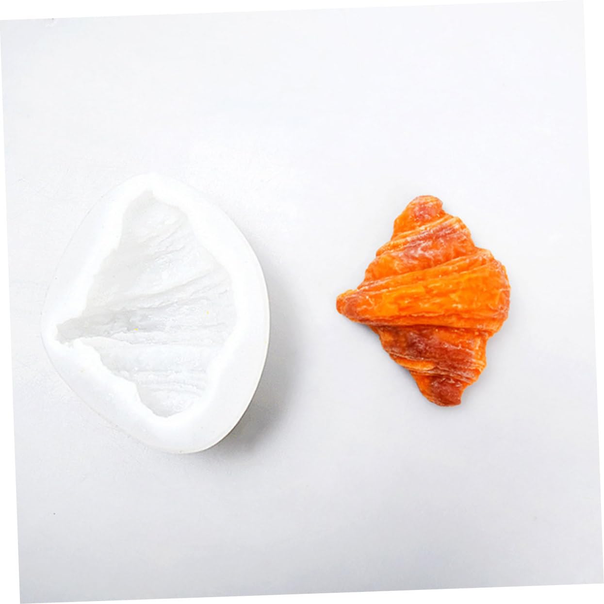 LIFKOME 5 Pièces Moule Silicone Croissant pour Bougies Parfumées Moule DIY Silicone Antiadhésif pour Décorations Fondant