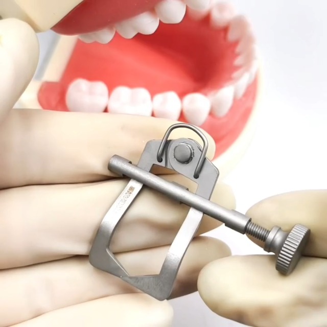 Image of Dental Teeth Separator Tooth Dividor Wedge Retainer Anterior Teeth Posterior Tool Teeth Whitening Oral Care (1 Piece Posterior)