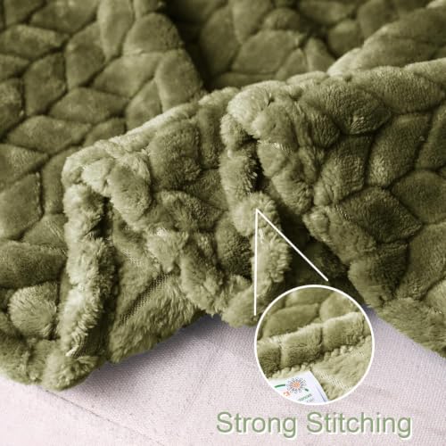 Image of Exclusivo Mezcla Fleece Throw Blanket for Couch Sofa, 50 inchx70 inch, Olive Green | Oversized Soft Cozy Fluffy Blankets for Summer, Decorative Plush Flannel Throws for Living room, Bedroom with Leaves Pattern