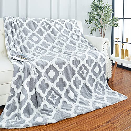 junovo Soft Sherpa Fleece Blanket Fuzzy Throw Blanket, Plush Reversible Bedding Blanket, Warm Lucky Clover Blanket with Cozy Sherpa, Washable Decorative Blanket for Couch Bed Sofa Kids Adults, 50