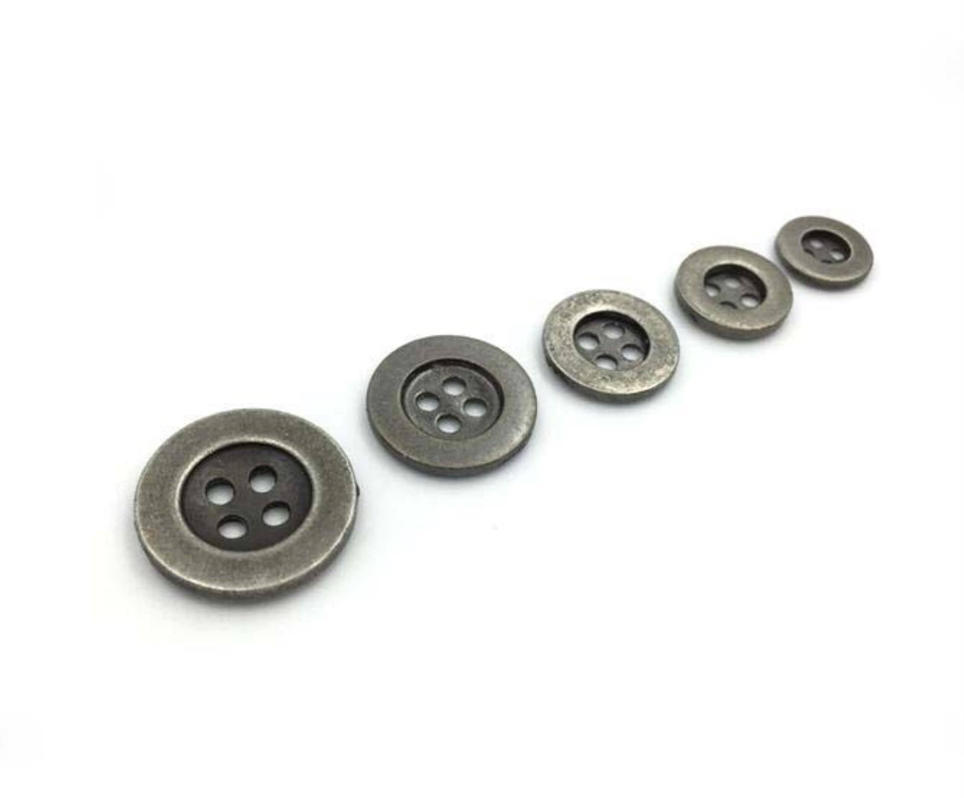 50 szt. guzików do szycia ze stopu cynku, okrągłe, brązowe, 4 otwory, metalowe guziki(Antique Silver,15mm)