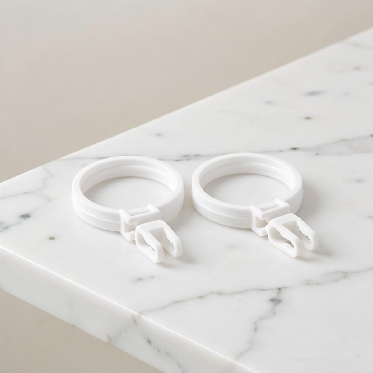 300pcs White Plastic Curtain Rings with Clip for Kitchen Office Use