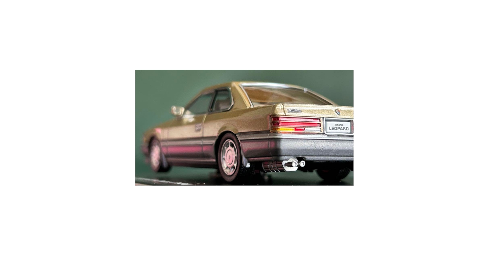 未開封 1/43 DISM F31 レパード ゴールドメタリックツートン 未開封 1 未開封 1/43 DISM F31 レパード ゴールドメタリックツートン 未開封 1