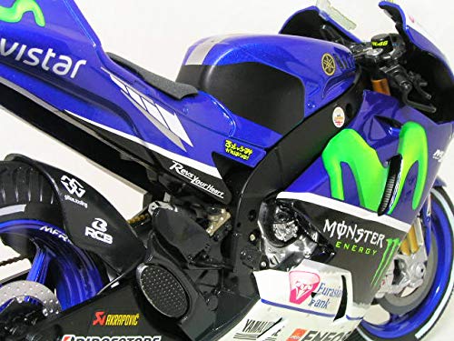 Amazon | 1/12 ヤマハ 〓 YZR-M1 / バレンティーノ・ロッシ 2015