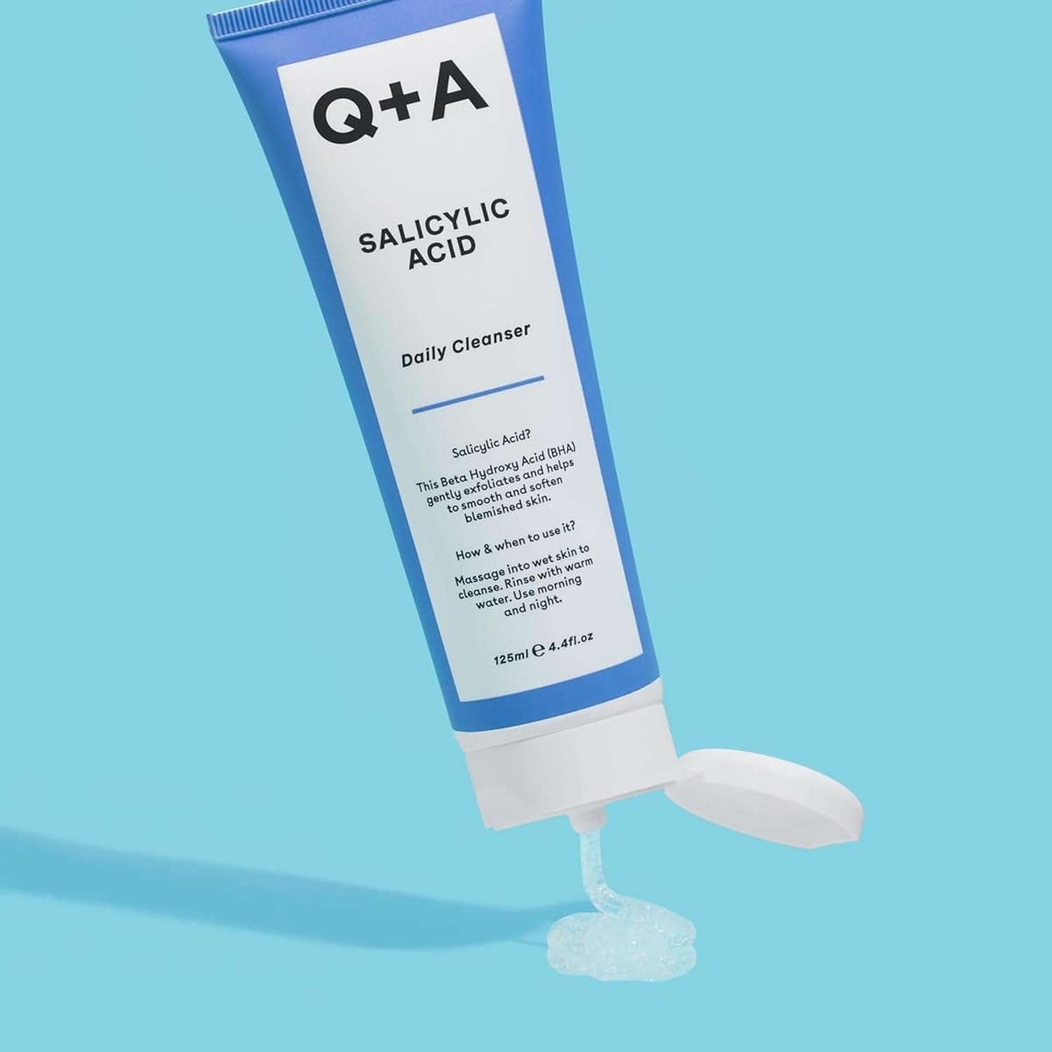 Q+A Detergente Giornaliero con Acido Salicilico – Detergente Esfoliante per Pelle Pura, Combatte Imperfezioni e Congestione dei Porie, Idratante, Vegan, Made in UK, 125ml