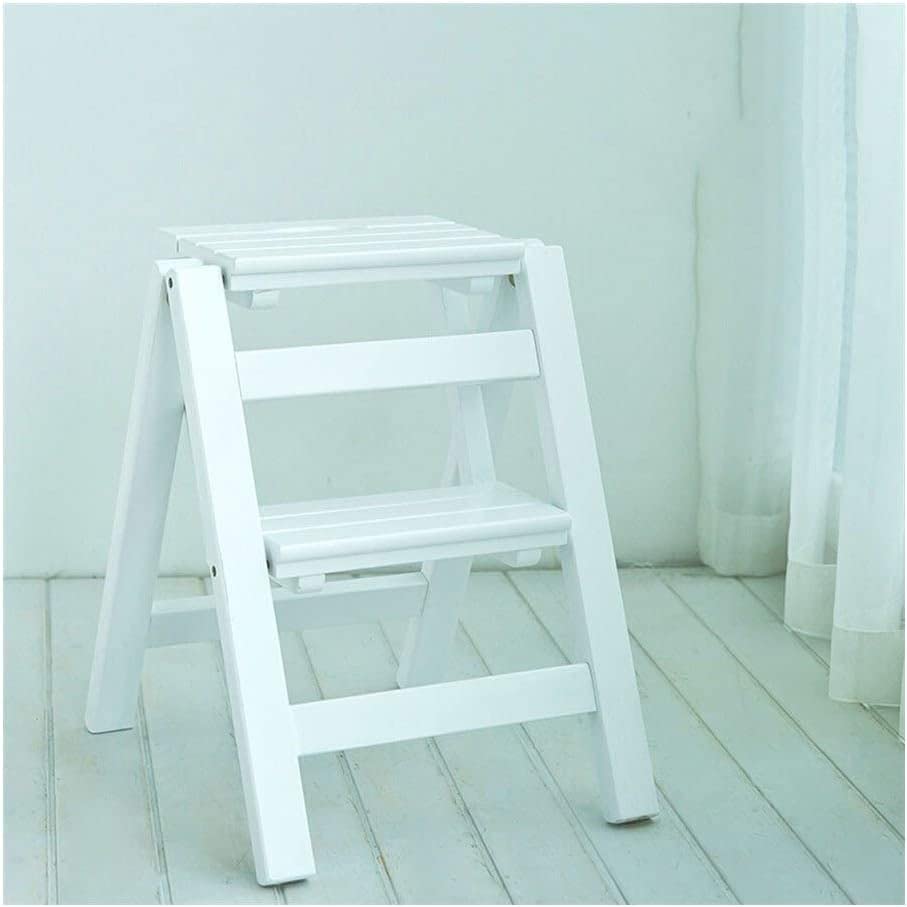 Escabeau pliable OKUOKA en blanc parfait pour ranger la bibliothèque du loft