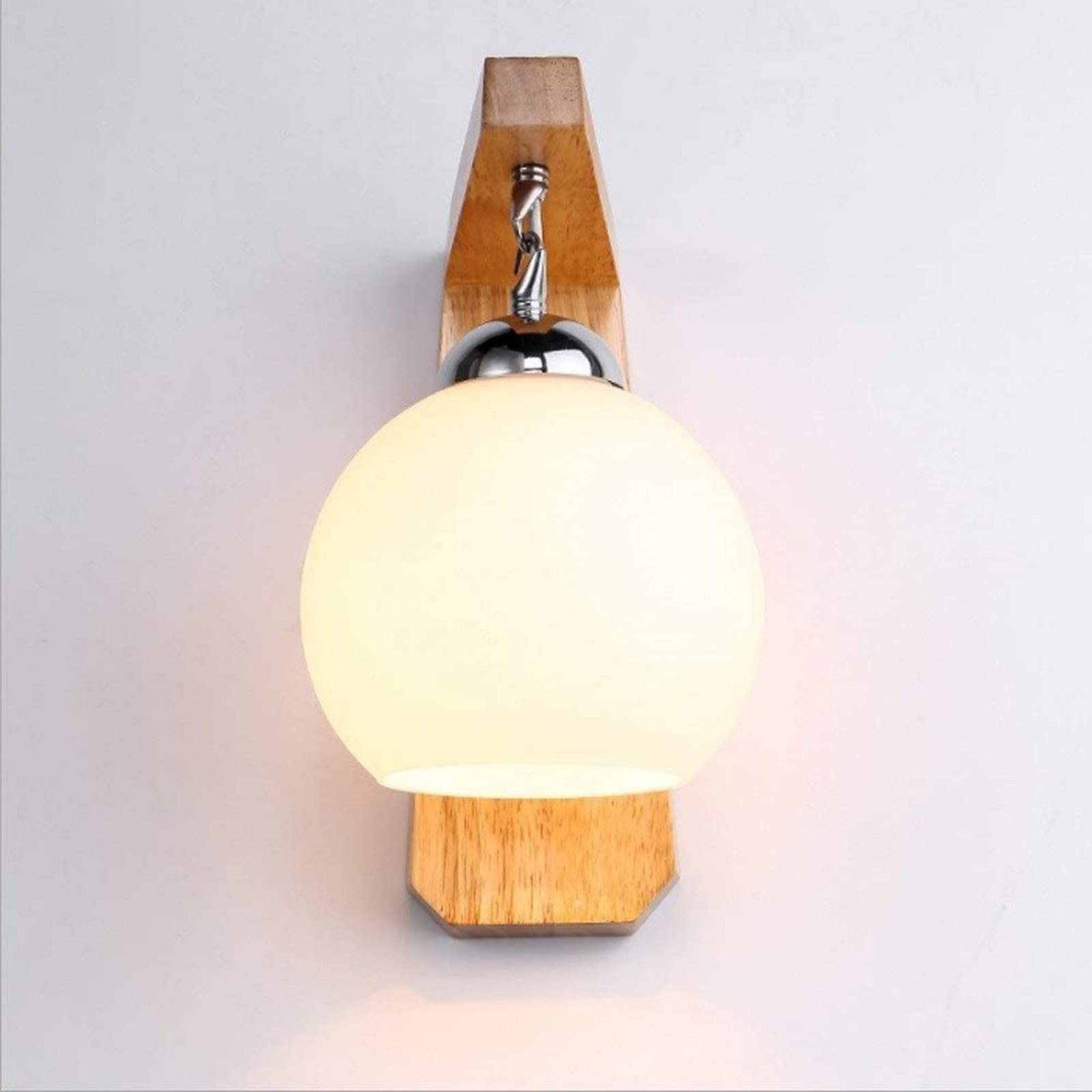 Applique murale en bois pour sublimer un couloir sombre, style nordique