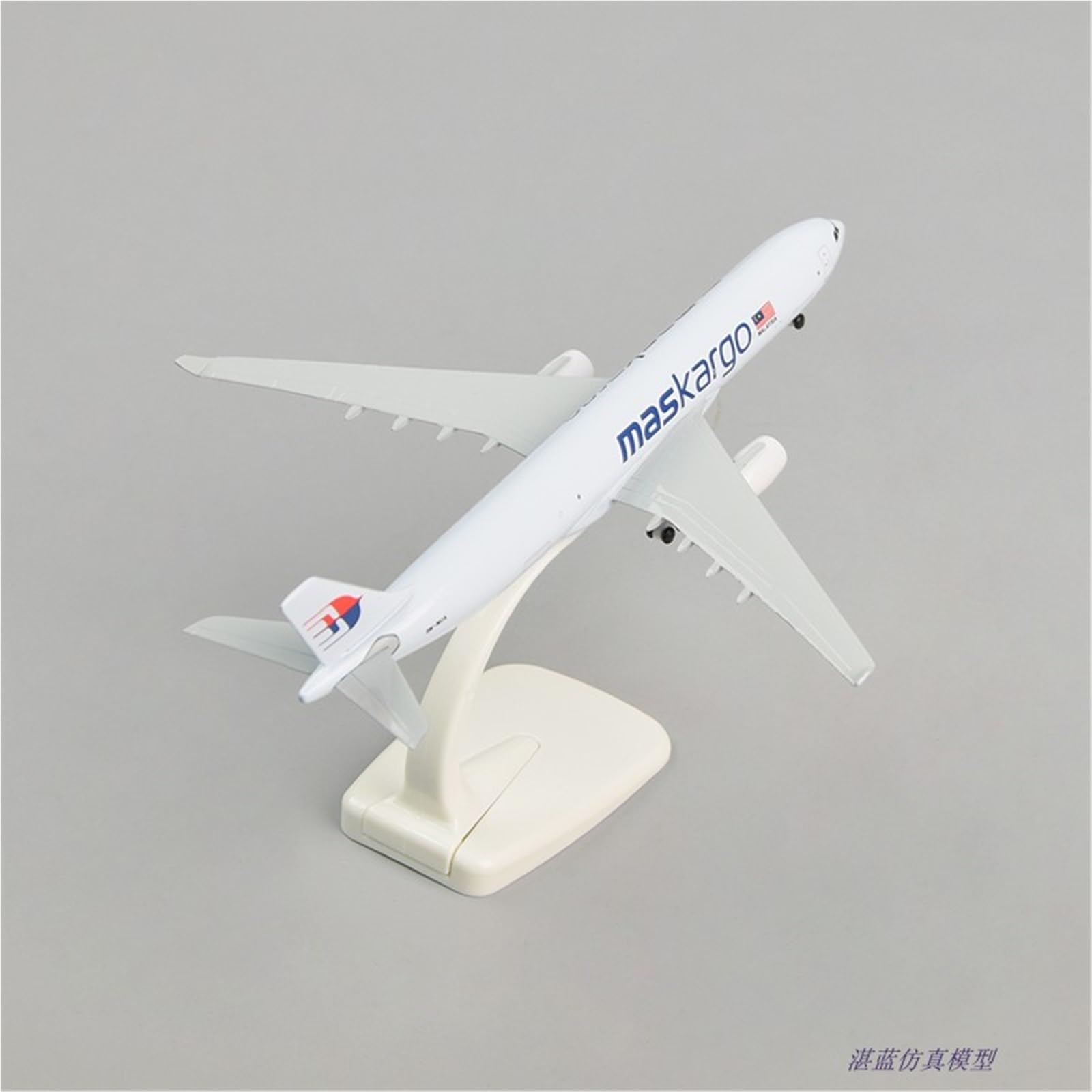 Repliki modeli samolotów Replika samolotów cywilnych w skali 1/400 20 cm Malaysia Airlines dla modelu samolotu Airbus 330 do wyświetlania lotniczego Miniaturowy model samolotu