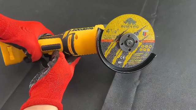 Image of Cut Off Wheels 3 Inch, 27 Pack with Mandrel Kit for Die Grinder | 3 inchx 3 /8 inch Cutting Disc with 1 /4 in Mounting Mandrel Kit, for Metal & Stainless Steel Rotary Tool Drill Attachment