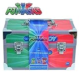 Contiene 4 sellos de foam, 2 cajas de tinta, 2 rollos depegatinas efecto vinilo y 1 hoja desplegable de colorear de Pj mask