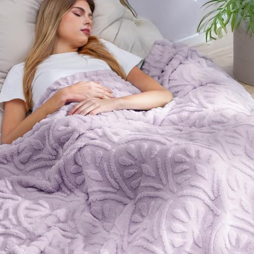 Bedsure Twin Fleece Blanket for Bed - Super Soft Blankets for Women, Cute Home Decorations Fleece Throws for Girls, Purple, 60x80 Inches