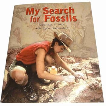 Paperback My Search for Fossils: Leveled Reader Grade 5 Book