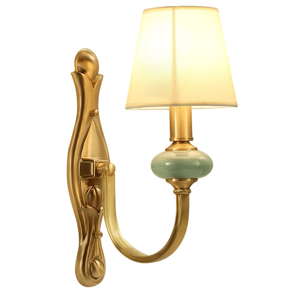 Aplique de pared de latón dorado con mango de jade y pantalla de tela