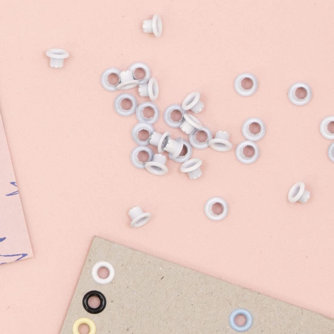 Craftelier - Pack of 40 Basic Eyelets Ideal for Card Making, Scrapbooking and Crafts | Valid for Various Materials | Approx. Size: Inside Diameter 0.19" and Outside Diameter 0.31" Color: White