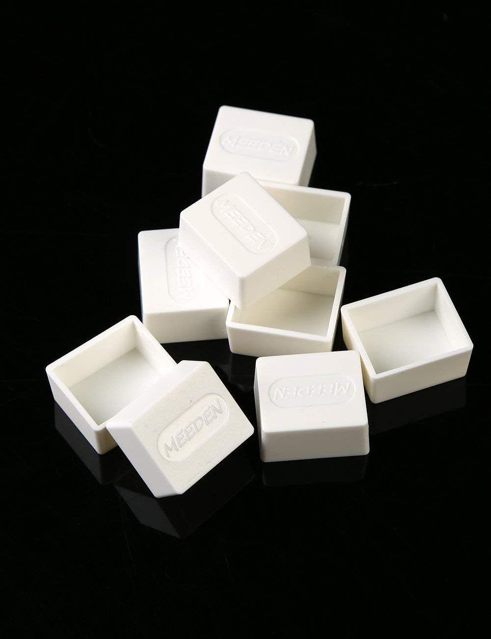 MEEDEN Empty Watercolor Tin Palette, Small Travel Metal Paint Box with 12 Pcs Half Pans