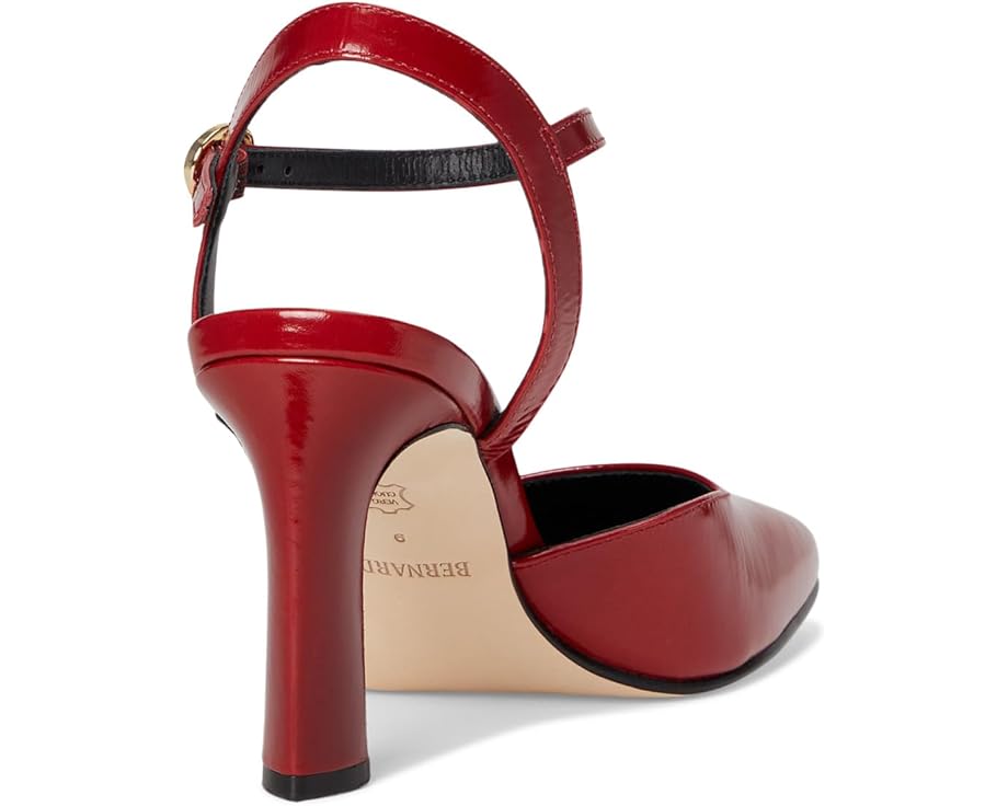 Bernardo Gama - Back View