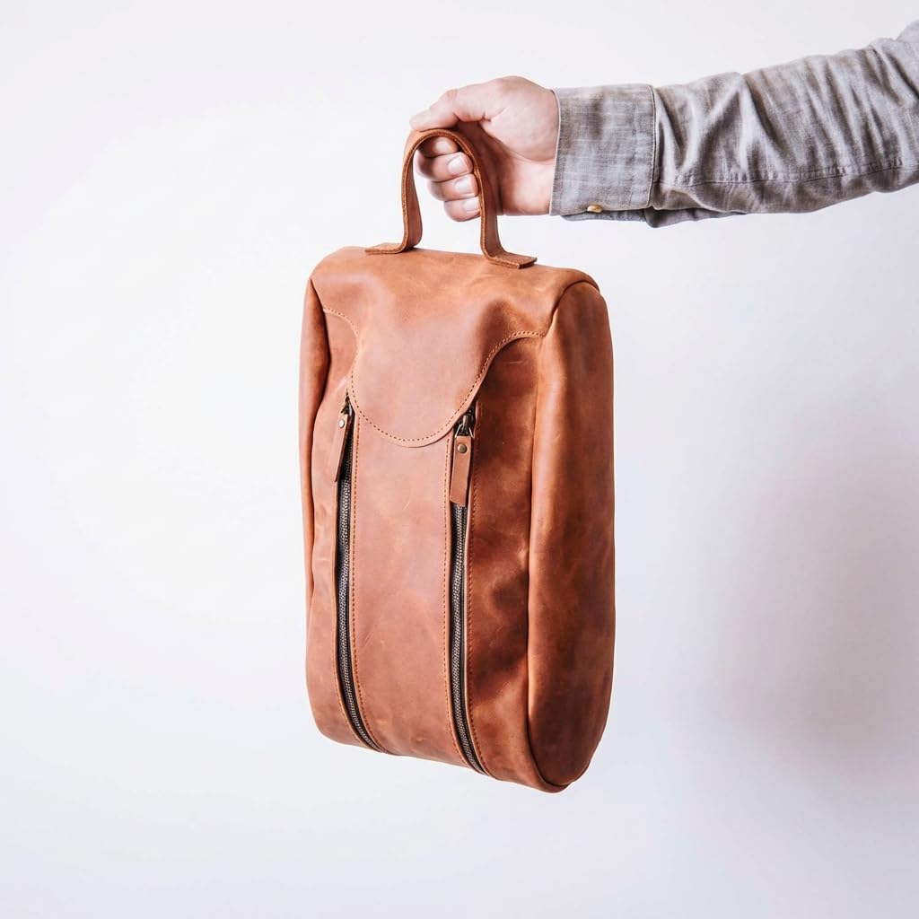 Full-Grain Leather Shoe Bag – Travel Shoe Organizer with Zipper for Golf, Gym & Luggage – Handmade Leather Shoe Storage Case Fits US 9.5–12 Shoes, Warm Brown (13.8" x 4.7" x 7.5")