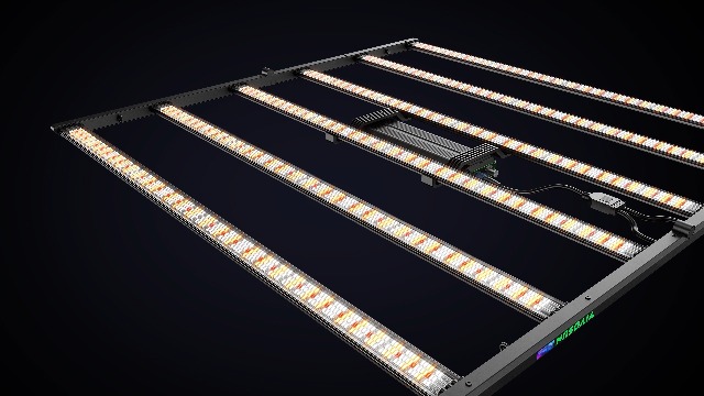 Image of VIVOSUN LumaLight 100W LED Grow Light, Full Spectrum Plant Light
