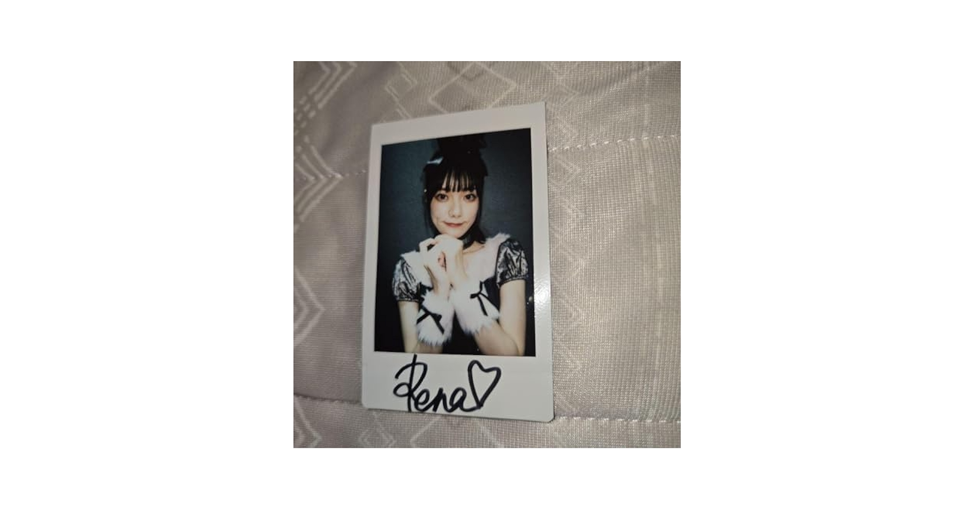 Amazon.co.jp: 宮下玲奈 直筆サインチェキ 2024 B 衣装 : おもちゃ