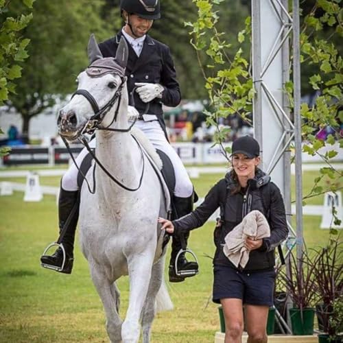 Couverture de S4 E2 International Equestrian Groom Lydia Beales