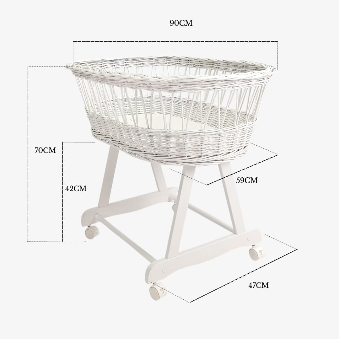 Wiklinopol Stubenwagen Amelia – Handgeflochtener Moseskorb Weiß mit Gestell & Matratze – 5-teiliges Teddy-Bettset Beige – Tragbarer Babykorb mit Rollen – Ideal für Neugeborene