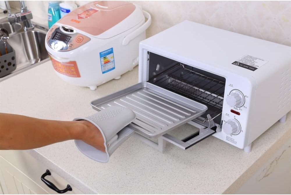 YBM HOME Mini Silicone Mitt Potholder for Kitchen Cooking and Baking, Heat Resistant Oven Gloves Help Grip Hot Pots Safely, 1203-1